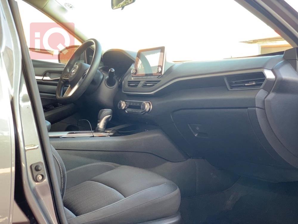 نيسان ألتيما